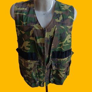 Vintage Medium Hunting Vest Army Green Camo Cargo Pockets 1980's